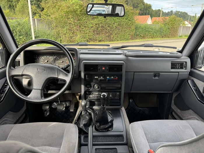 NISSAN Patrol 2.8 D SLX Wagon – Bild 4