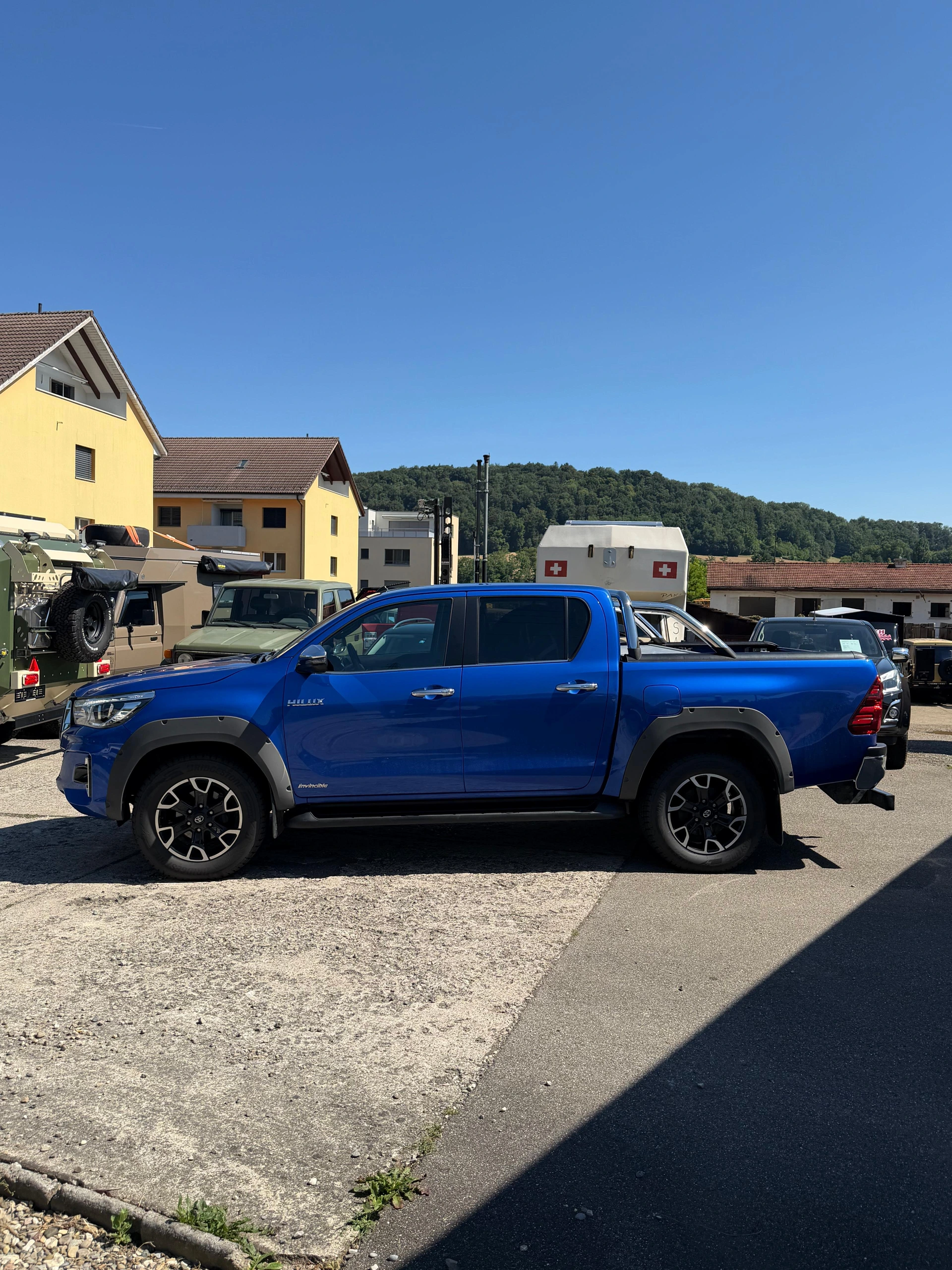 TOYOTA Hilux 2.4-4D Invincible Double Cab 4x4 A – Bild 3