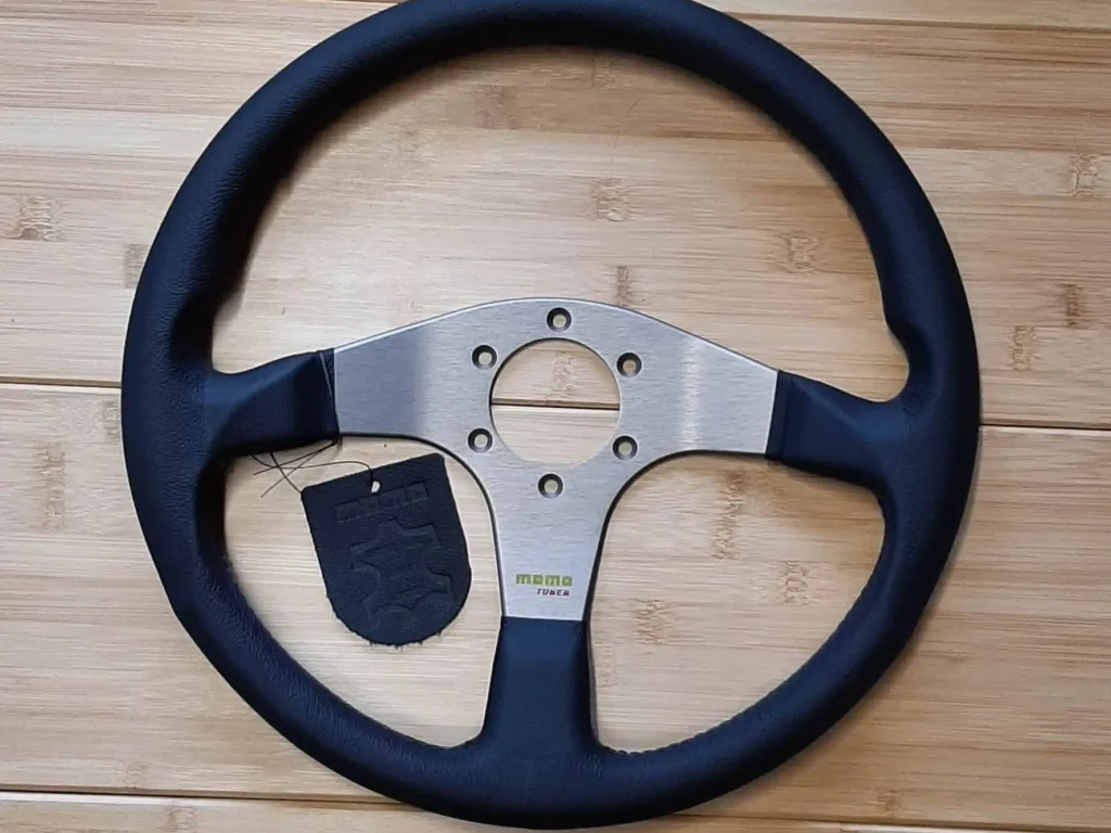 momo sportlenkrad fuer defender 5